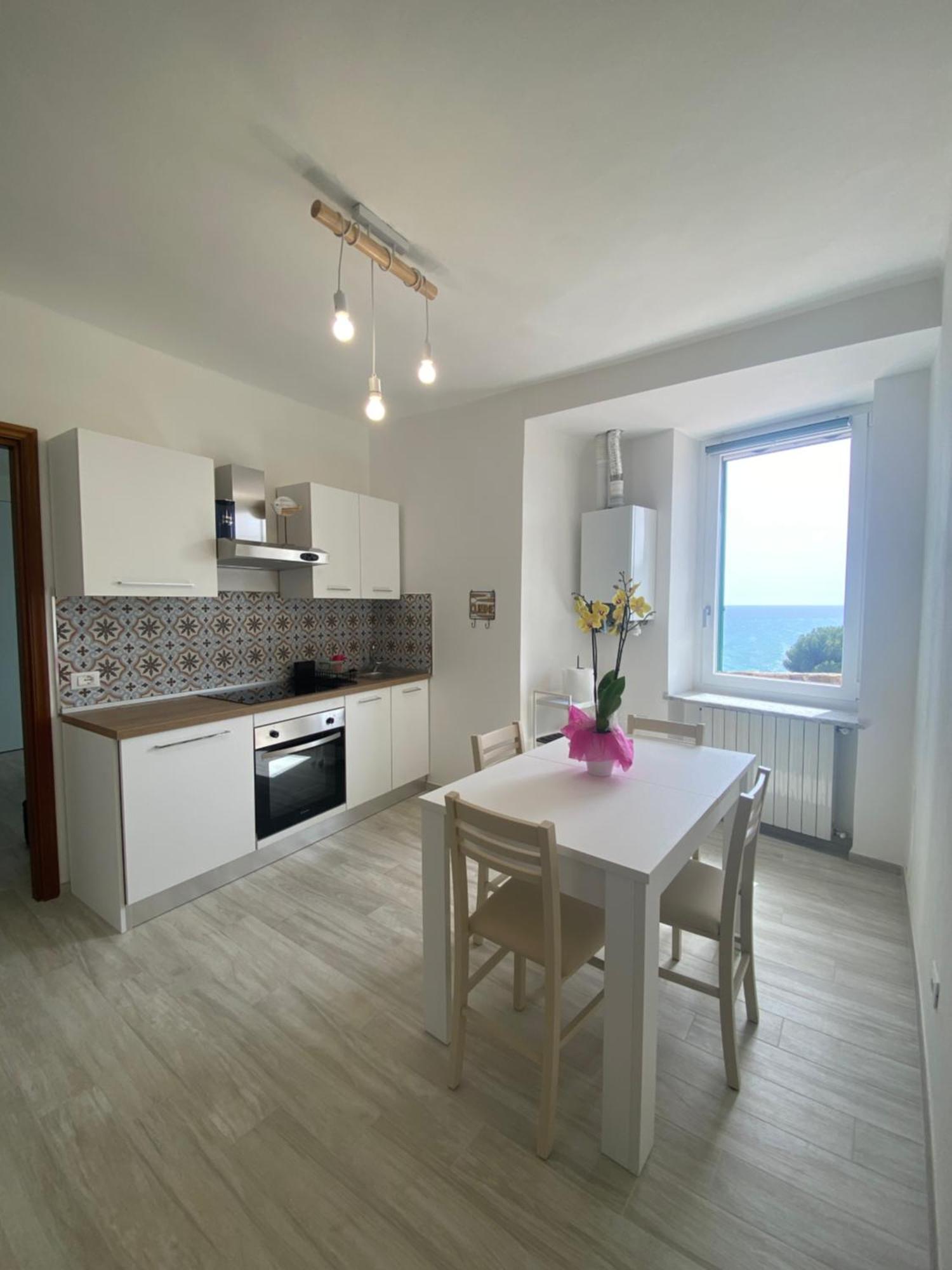 Casa Vacanze Merletto Imperia Luaran gambar
